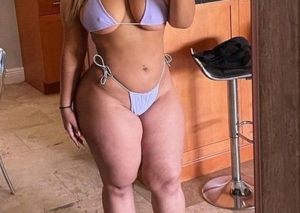Look through escort pictures of Caroline on SexoPretoria.com 
