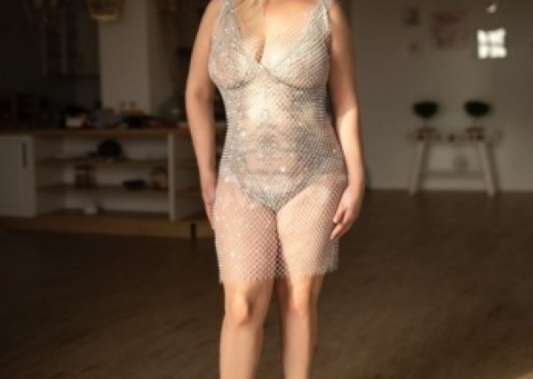 South Africa (All) cheap escort sells her body for ZAR 600 per hour