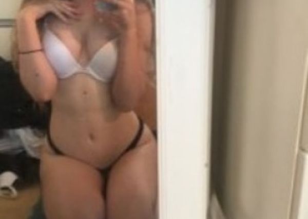 1 hour with low rate call girl Violet costs ZAR 1500