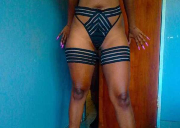 Cunnilingus from a lesbian prostitute Rosiie