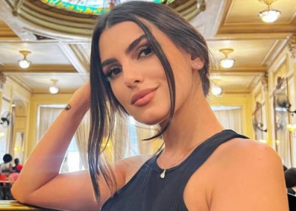 Mature escorts of South Africa does a BJ for ZAR 3700