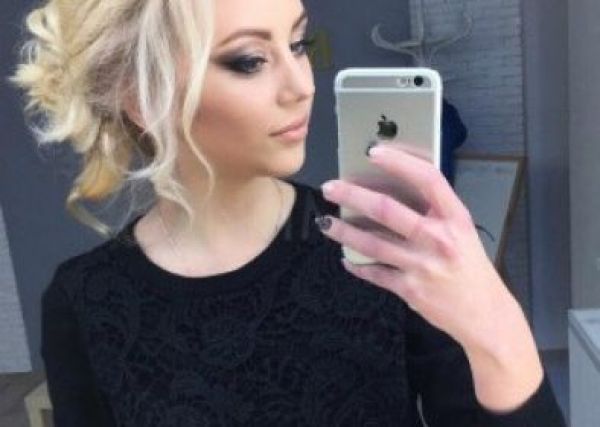 Mature escorts of South Africa does a BJ for ZAR 18000