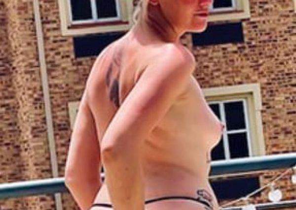 Erotic massage in South Africa (Pretoria) from Jessica. Price: ZAR 500 per hour