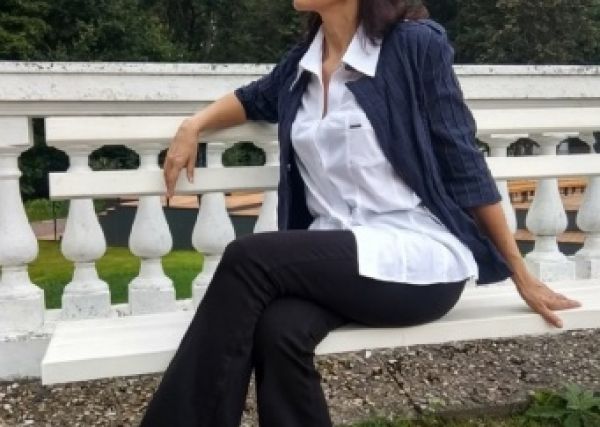 Beautiful escort model Asema: weight 64 kg, height 165 cm