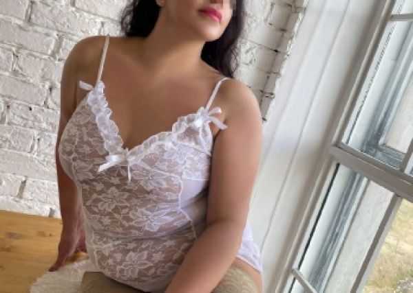 Book Lizzy from cheap South Africa (All) escorts agency