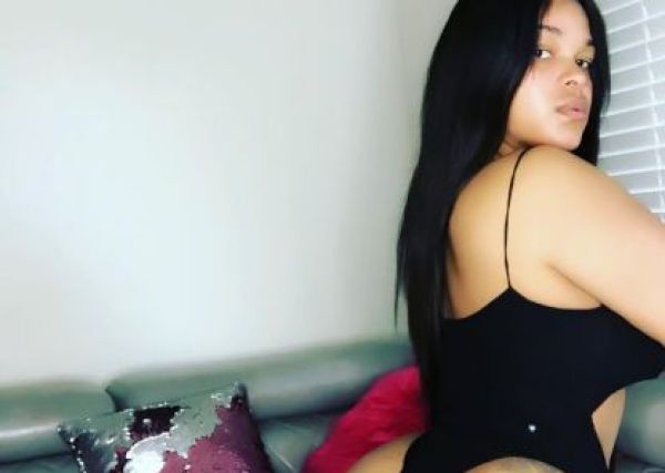 Mature female escort aged 23 is ready to meet you