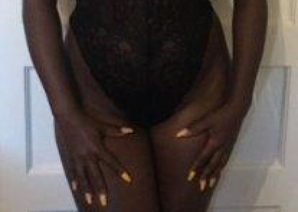 ZARopean escort does OWO, CIM, COM. Prices from ZAR 18000/hr