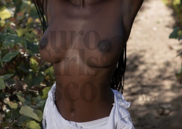 South Africa (Cape Town) ebony woman available for a sex date on SexoPretoria.com for ZAR 1500 per hour