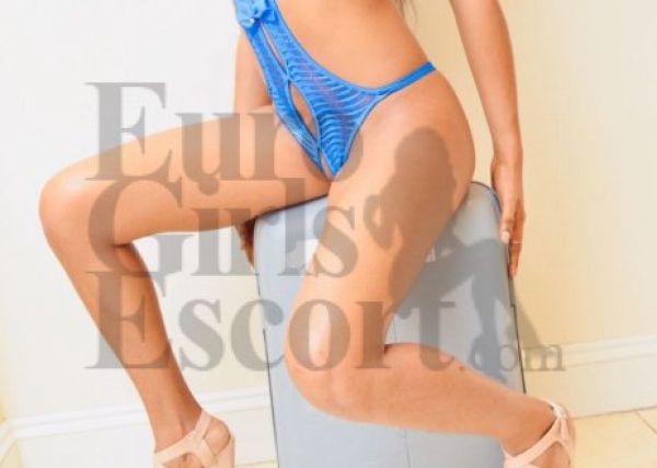 One of South Africa (Cape Town) 24 7 escorts Nicole is available for ZAR 1500