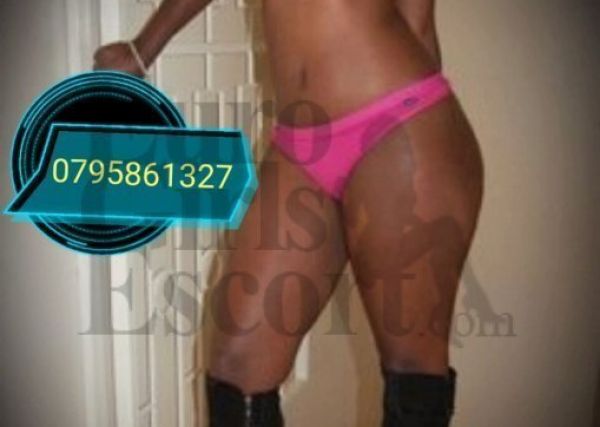 Pretty Shamira for escort adult entertainment in South Africa (Cape Town)