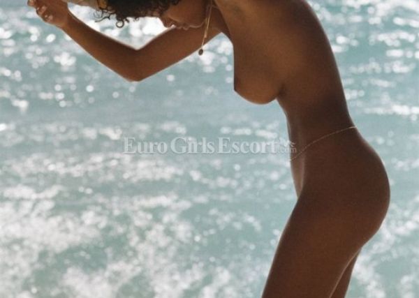 One of South Africa (Cape Town) best escorts available 24 7, see pics on SexoPretoria.com