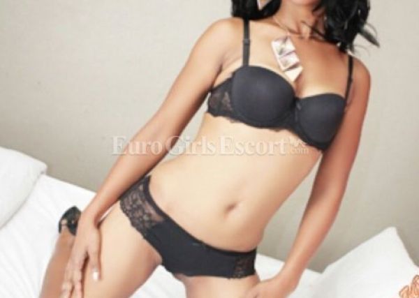 Cheap independent escort Cleo charges ZAR 0/hr