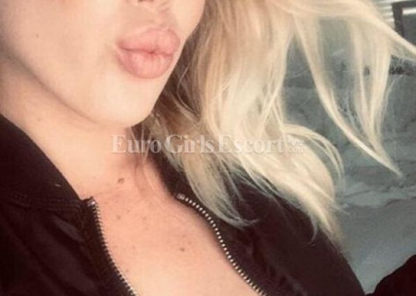 Super busty escort in South Africa (Cape Town): Zara (164 cm, 60 kg)